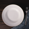 Ensemble d'assiettes et de bols de restaurant en porcelaine