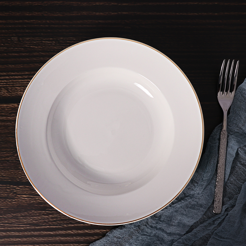 Ensemble d'assiettes et de bols de restaurant en porcelaine