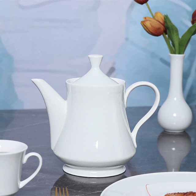 Théière blanche en porcelaine de fournisseur de restaurant d'Oman 