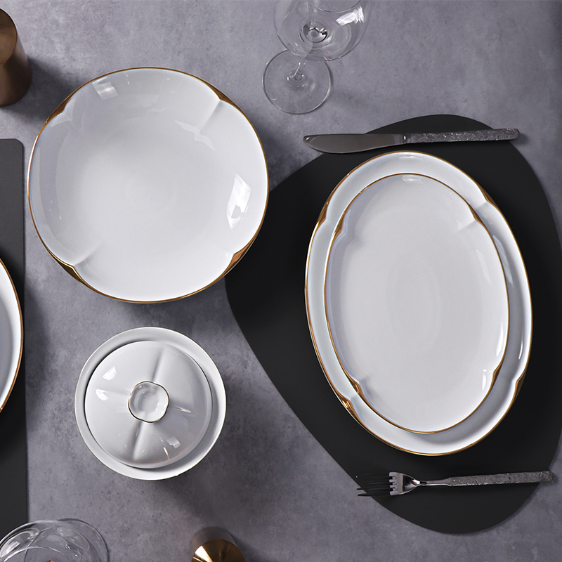 Ensemble d'assiettes en céramique blanche, vaisselle en porcelaine durable avec bordure dorée