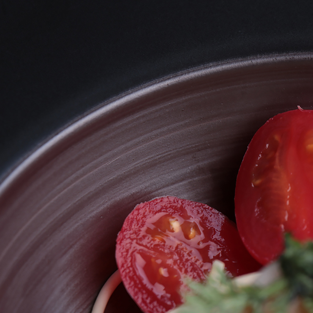 Assiette à pâtes pour restaurant italien Michelin, noir mat