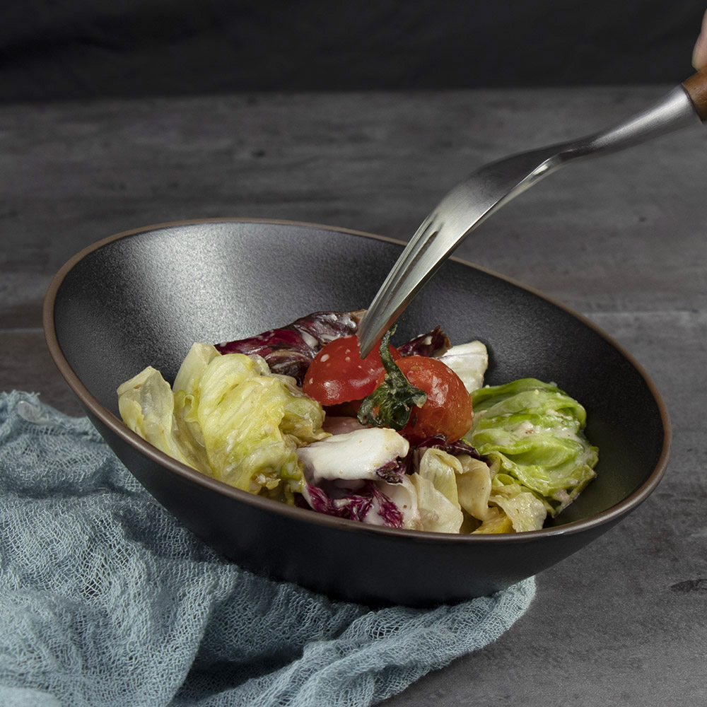 Bols en grès Plats à salade irréguliers noirs pour restaurant