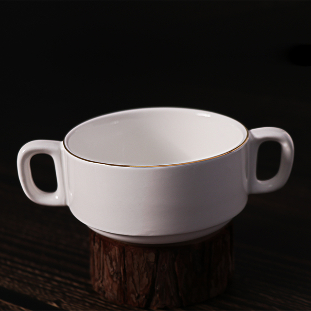 Le bol à soupe en porcelaine du fournisseur d'hôtel gère les tasses à soupe en céramique avec poignées