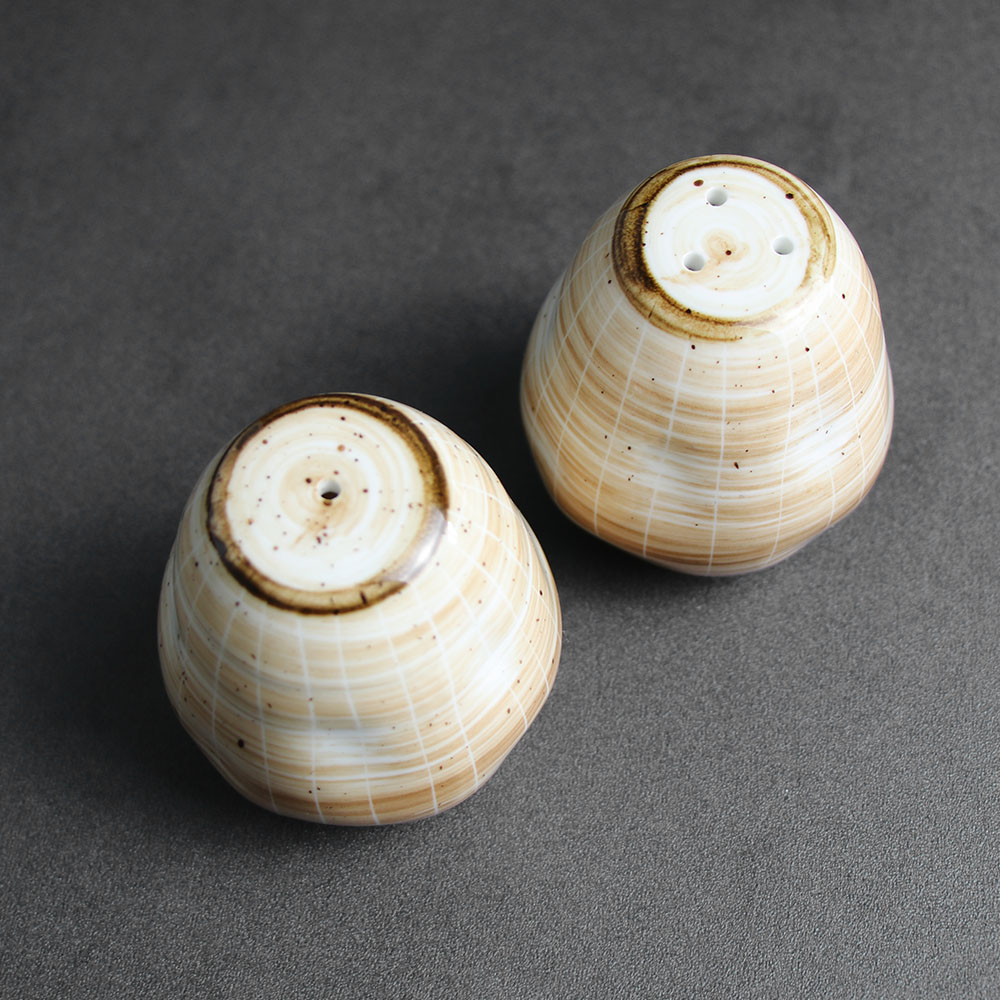Salière irrégulière en céramique