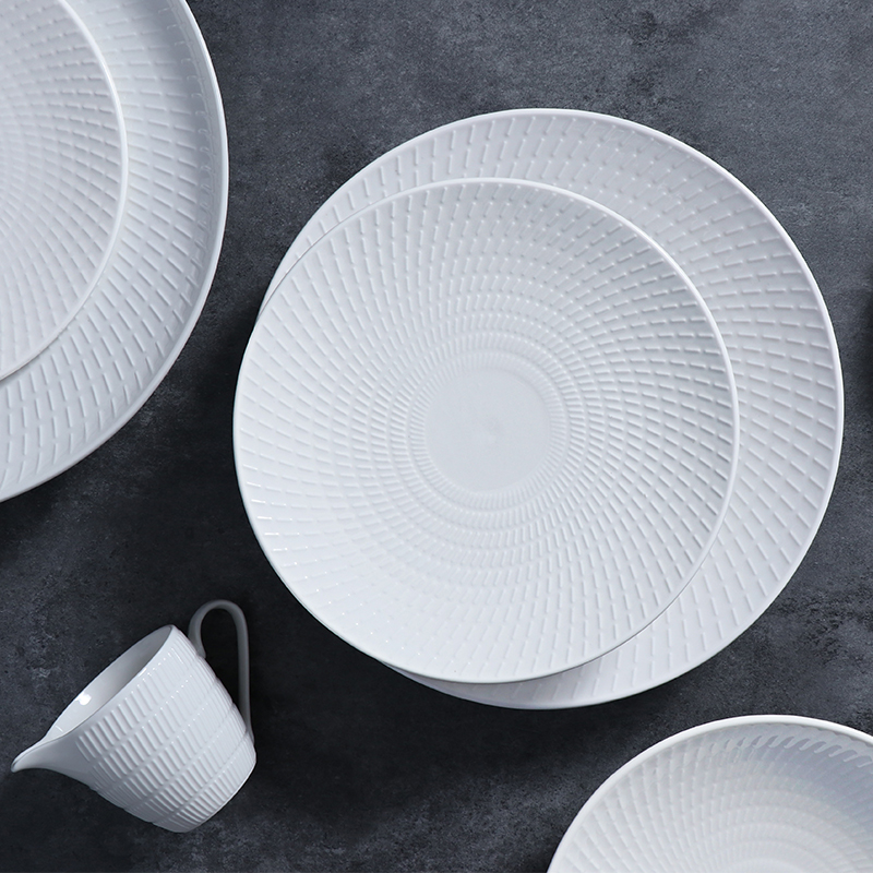 Assiette à pâtes au design unique en porcelaine blanche à bord large pour hôtel
