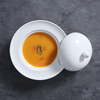 Assiettes de restaurant en porcelaine blanche avec couvercle