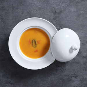 Assiettes de restaurant en porcelaine blanche avec couvercle