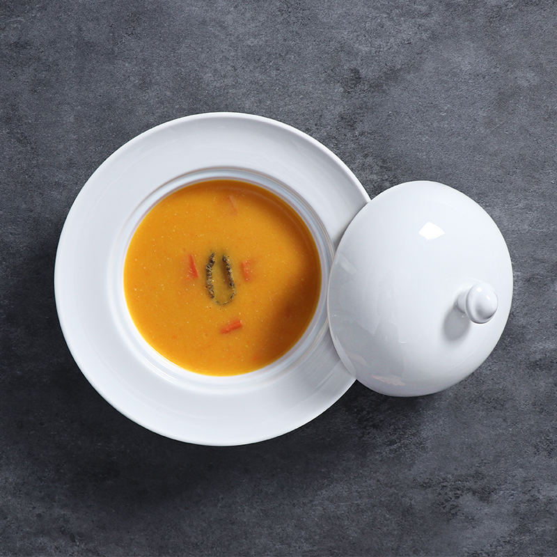 Assiettes de restaurant en porcelaine blanche avec couvercle