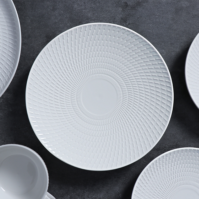 Assiette à pâtes au design unique en porcelaine blanche à bord large pour hôtel