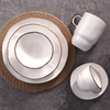 Assiettes en porcelaine mouchetées, vaisselle de vente chaude, Collection d'assiettes en céramique fabriquées à la main
