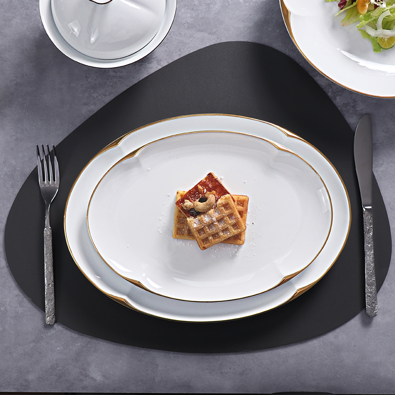 Ensemble d'assiettes en céramique blanche, vaisselle en porcelaine durable avec bordure dorée