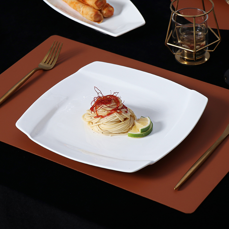 Assiette à dîner carrée en céramique, vaisselle blanche de Restaurant, assiette pliante en porcelaine blanche