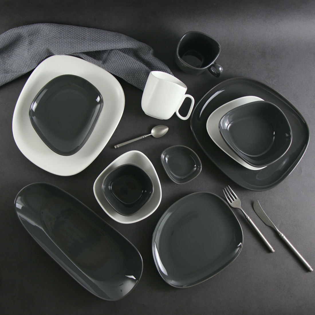 Service de table en grès de forme irrégulière, ensemble d'assiettes brillantes sous émaillées, en porcelaine, de couleur blanc mat
