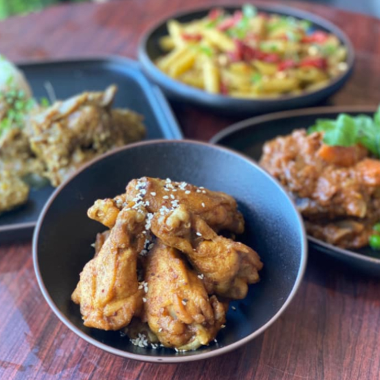 Bols en grès Plats à salade irréguliers noirs pour restaurant