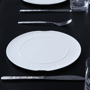 Assiettes rondes en céramique blanche, assiette à dîner en porcelaine pour Banquet, assiette de chargeur ronde, assiettes de vaisselle de Restaurant