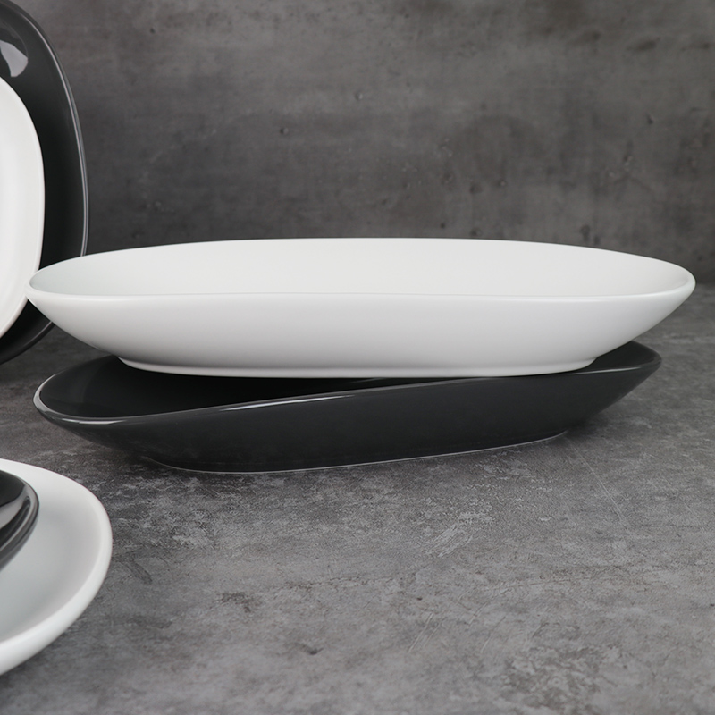 Assiette de restaurant blanc mat - Porcelaine - 34 cm