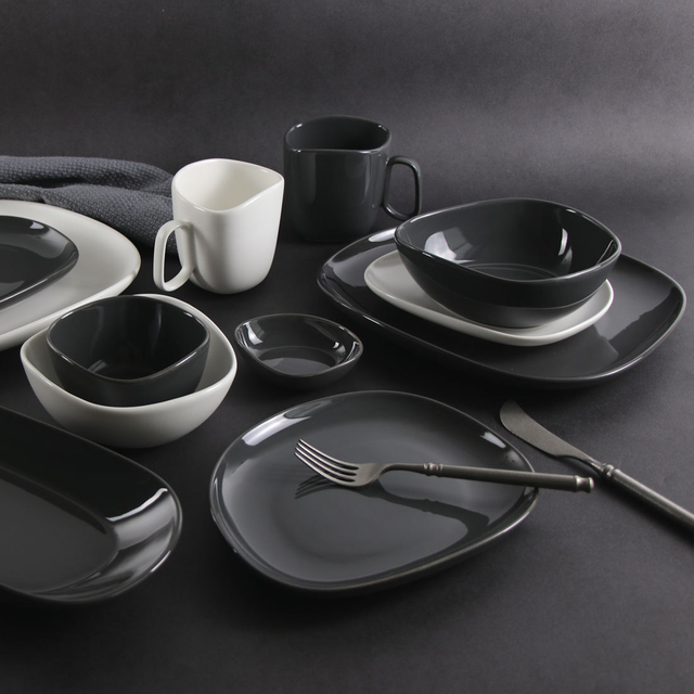 ROLLIN PORCELAINE Service de table en grès irrégulier 16 pièces – Assiette carrée plate, assiette latérale, bol, tasse 