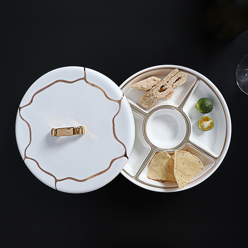 Assiettes à dîner à bord doré, ensemble d'assiettes en porcelaine tendre pour salle de bal somptueuse