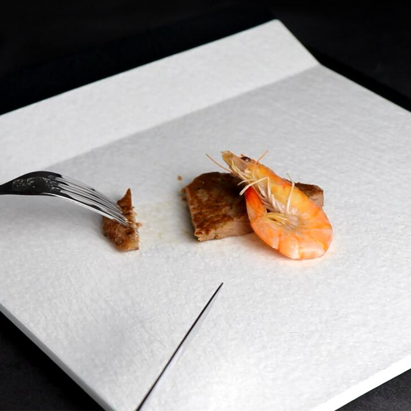 Assiette irrégulière blanche en porcelaine, assiette carrée à poignée pour restaurants