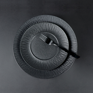 Vaisselle en porcelaine nouvelle conception Matt Frosting Black Restaurant Plate