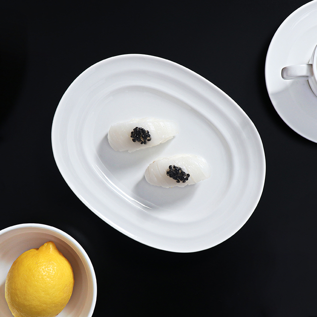 Grandes assiettes ovales en porcelaine, soutien aux restaurants bulgares