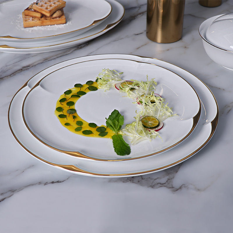 Assiette ronde irrégulière, assiettes à bord doré, ustensiles de cuisine en céramique