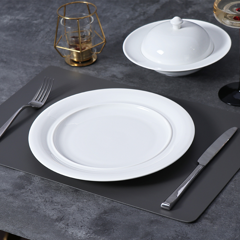 Assiettes de restaurant blanches, assiettes en céramique en porcelaine pour café d'hôtel