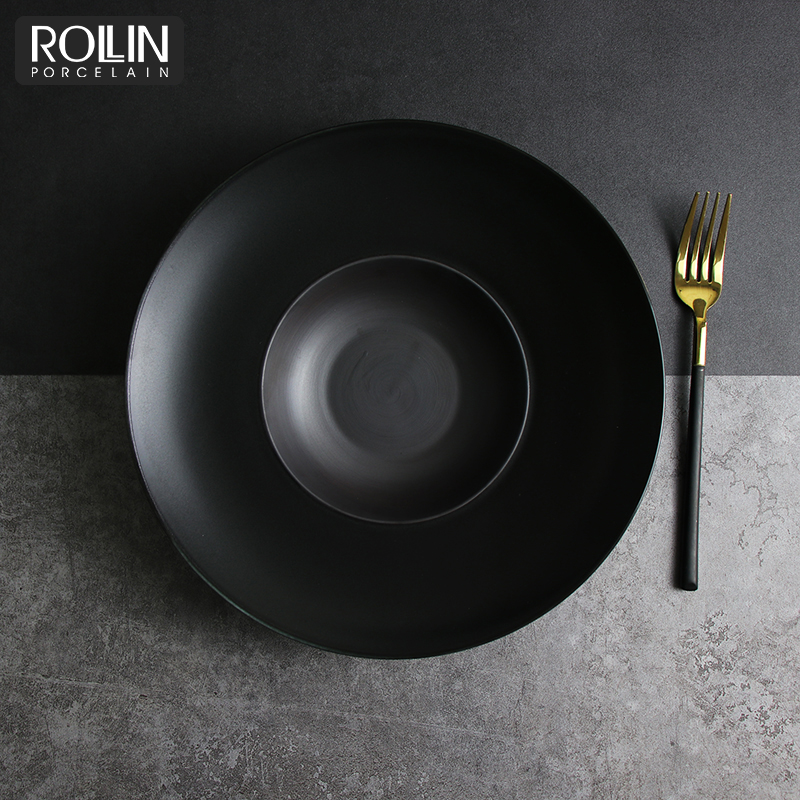 Assiette à pâtes française noire mate, assiette creuse en céramique à large bord pour Restaurant