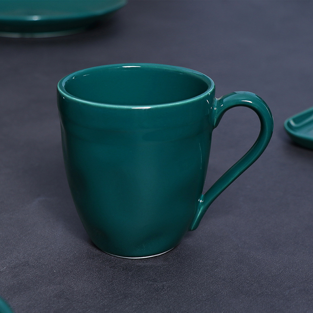 Tasse verte personnalisée en céramique