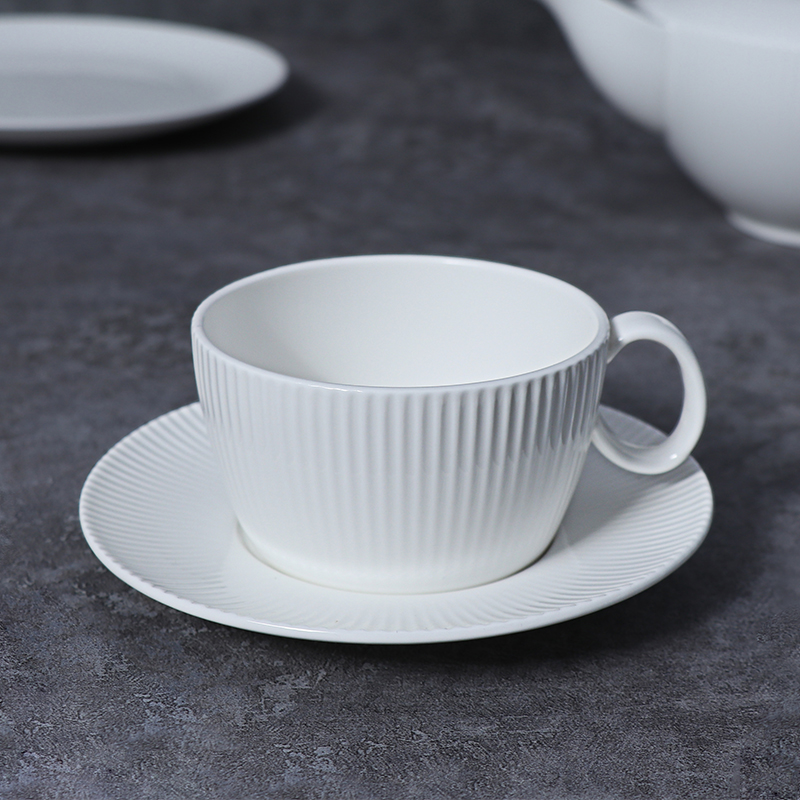 Nouveau Ensemble d'assiettes en porcelaine d'os assiettes commerciales