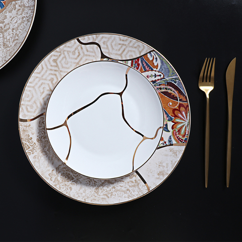 Assiettes à dîner à bord doré, ensemble d'assiettes en porcelaine tendre pour salle de bal somptueuse