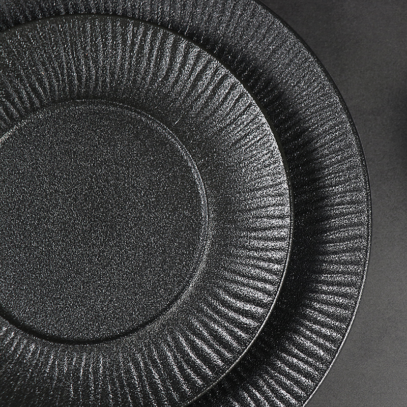 Vaisselle en porcelaine nouvelle conception Matt Frosting Black Restaurant Plate