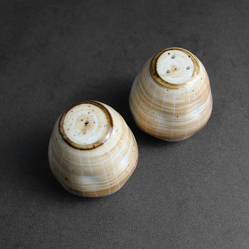 Salière irrégulière en céramique