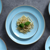Assiette plate en porcelaine en grès bleu clair 