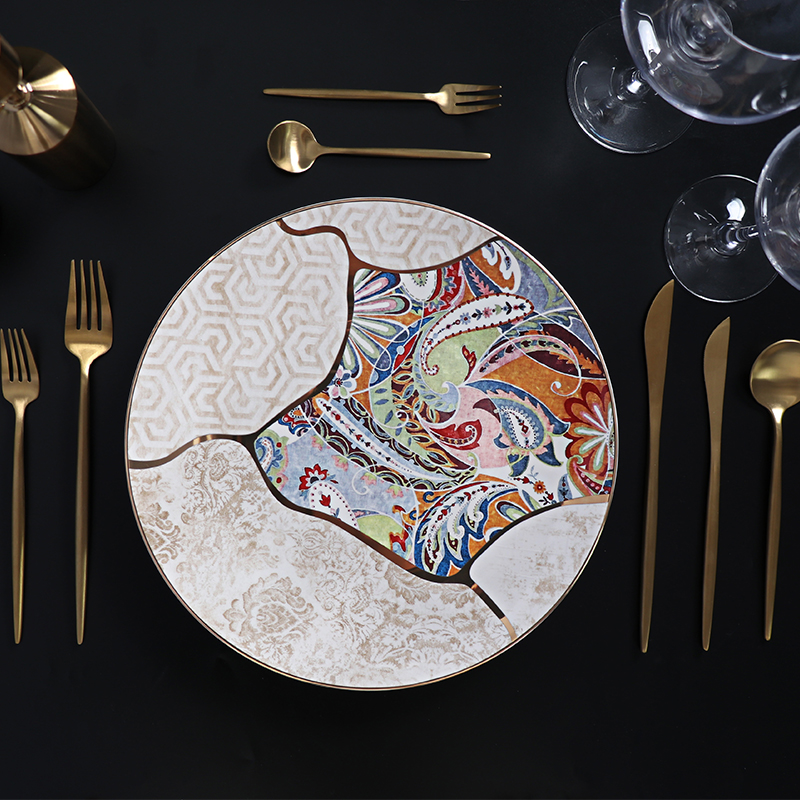 Assiettes à dîner à bord doré, ensemble d'assiettes en porcelaine tendre pour salle de bal somptueuse