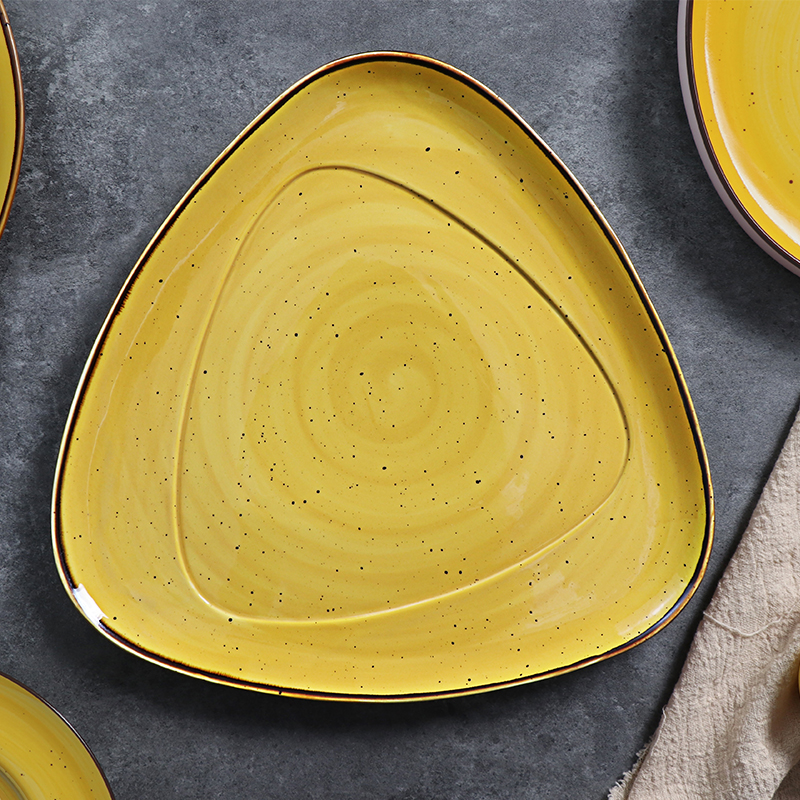 Le jaune réglé de dîner de porcelaine a adapté le plat en céramique de vaisselle aux besoins du client réglé pour l'hôtel dinning