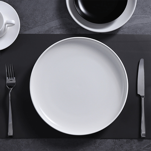 Plat en céramique standard de couleur blanche matérielle durable de porcelaine pour des restaurants et des hôtels