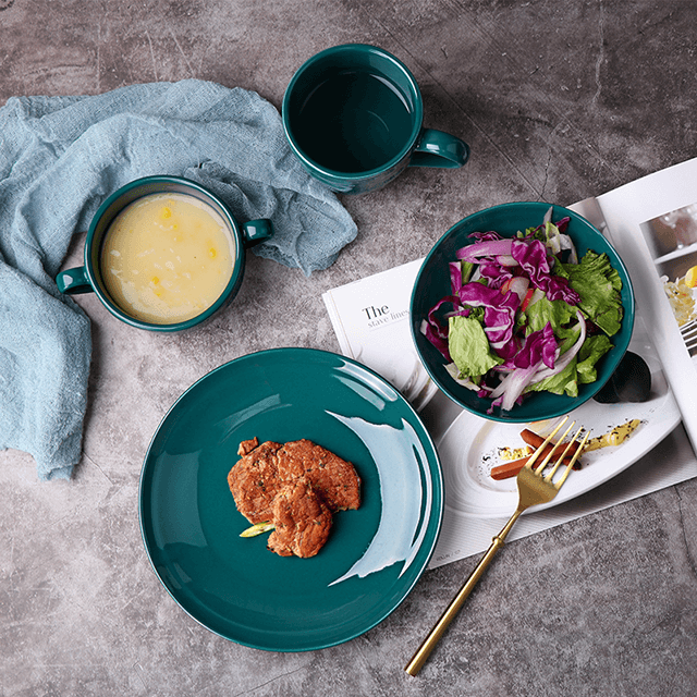 Vaisselle de luxe or vert assiette ensemble vaisselle porcelaine heureux célibataires dîner ensemble brillant céramique grès vaisselle pour hôtel