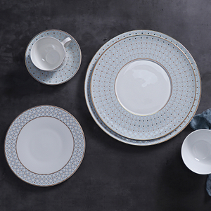 Vaisselle blanche en porcelaine tendre Vaisselle en porcelaine tendre