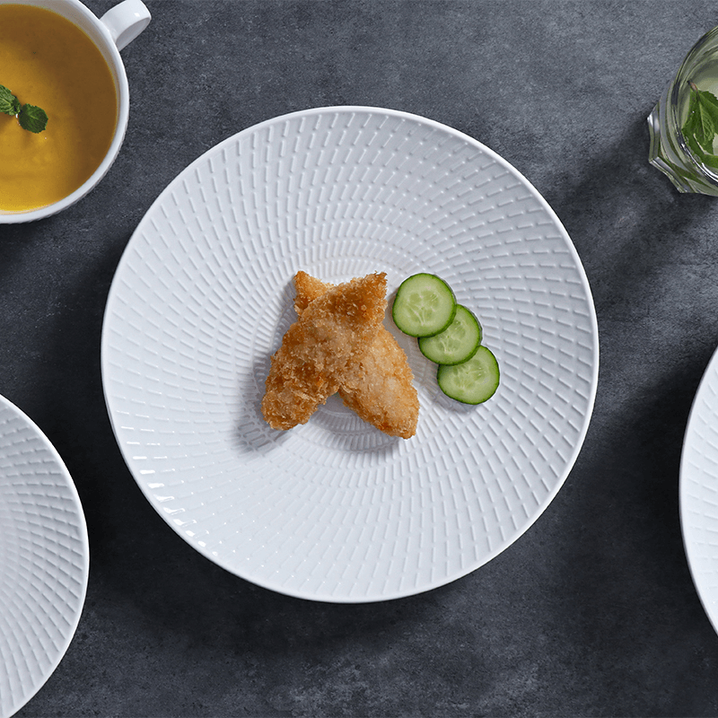 Fournisseur d'hôtel de Guangzhou assiettes blanches assiette de fête en céramique fine assiette en porcelaine blanche personnalisée pour Restaurant