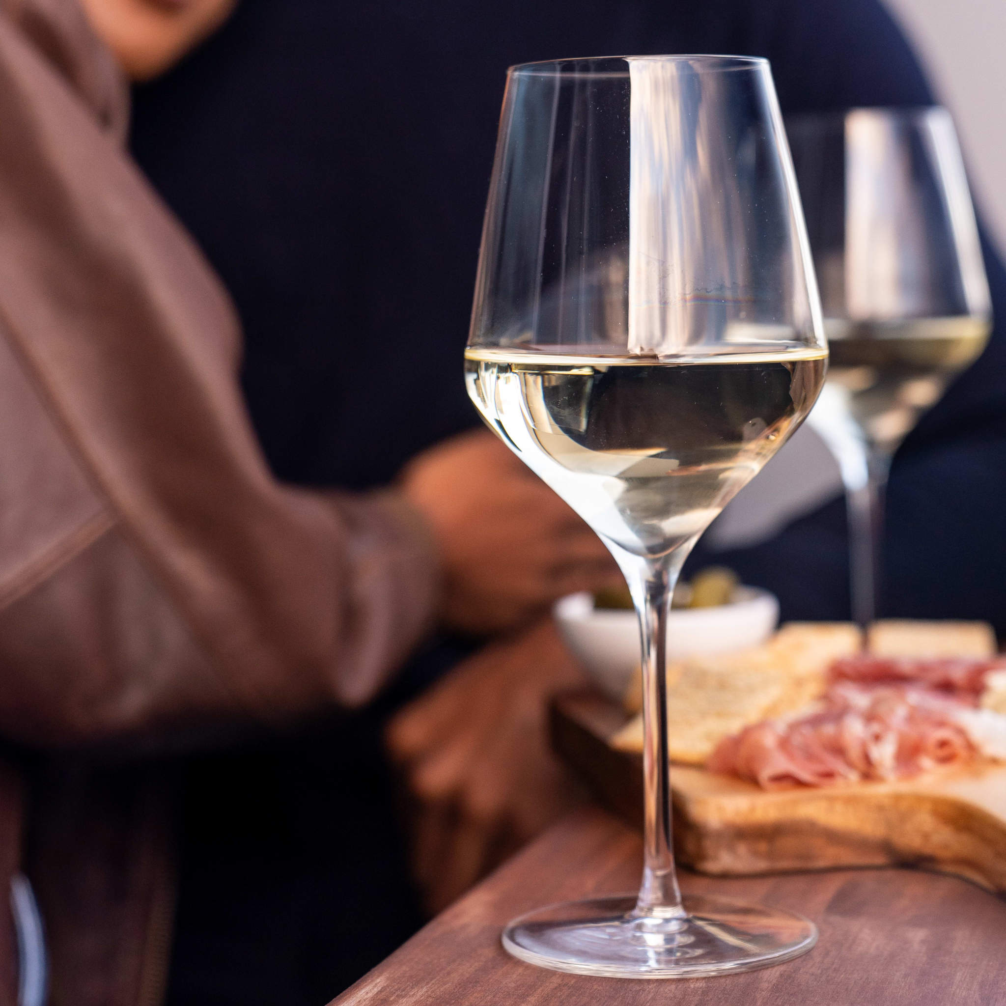 Verres à boire d'accueil sans plomb de 16 onces Verre à vin à bol angulaire