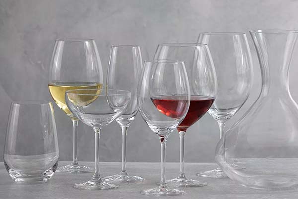 Verres à vin rouge pour les repas et l"expérience client