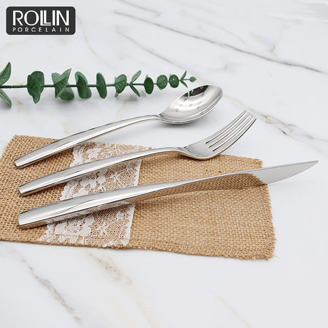 Peut personnaliser les ensembles de couverts en acier inoxydable de couteau de dîner de logo pour l'hôtel