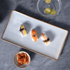 Assiette plate en porcelaine bleue