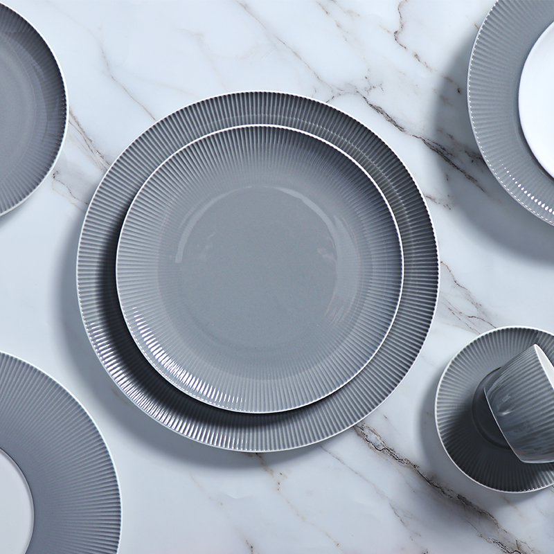 Assiettes et bols gris foncé, ensemble de salle à manger, tasse à café en porcelaine moderne, vaisselle de table, assiette de luxe en céramique pour dîner de Restaurant