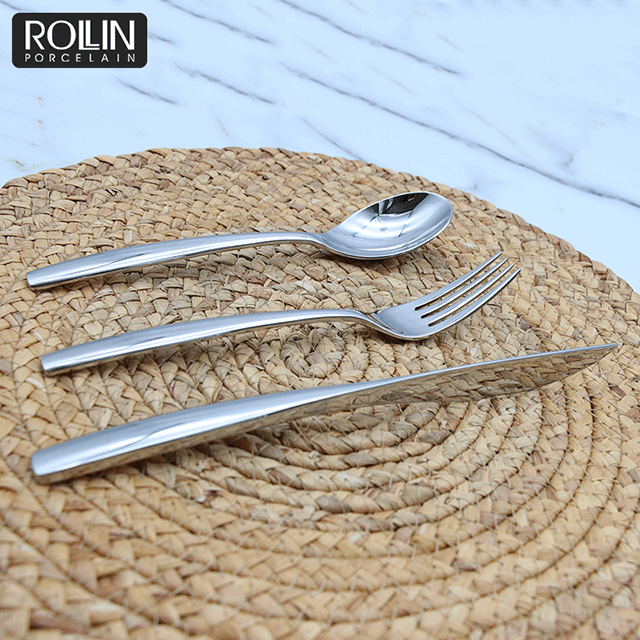 Peut personnaliser les ensembles de couverts en acier inoxydable de couteau de dîner de logo pour l'hôtel