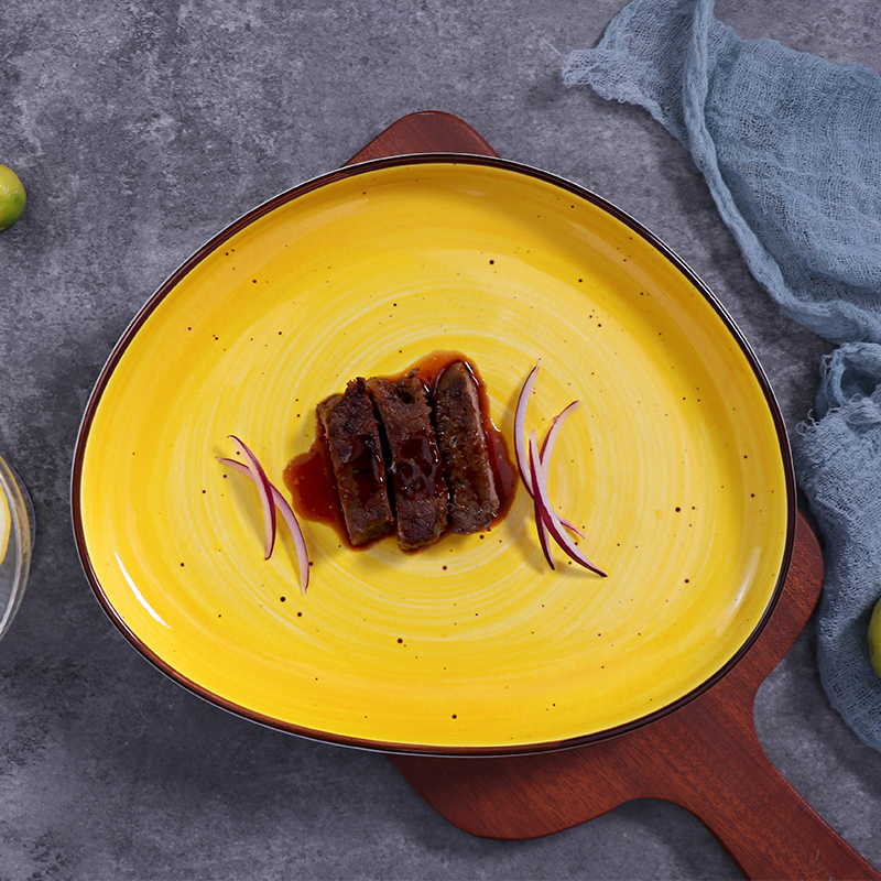 Le jaune réglé de dîner de porcelaine a adapté le plat en céramique de vaisselle aux besoins du client réglé pour l'hôtel dinning