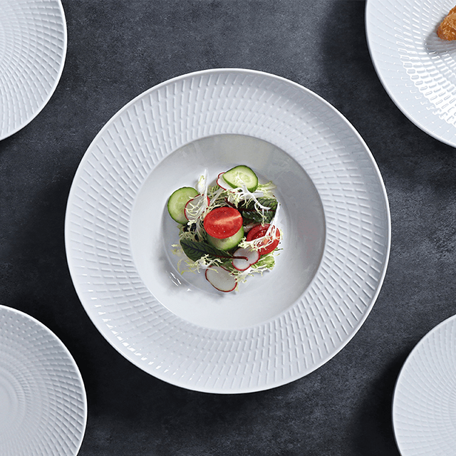 Fournisseur d'hôtel de Guangzhou assiettes blanches assiette de fête en céramique fine assiette en porcelaine blanche personnalisée pour Restaurant