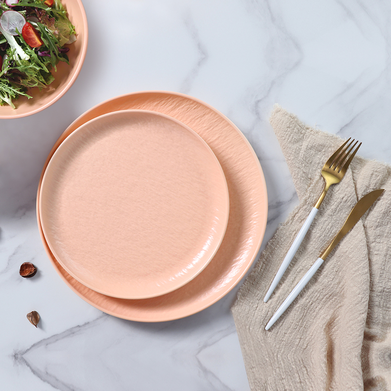 Plaques de restaurant de vaisselle rose clair de vente chaude sous la vaisselle vitrée de Vajilla de mariage