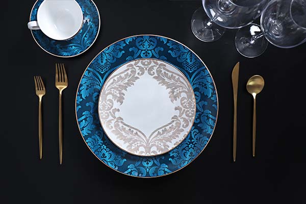 Vaisselle en porcelaine tendre